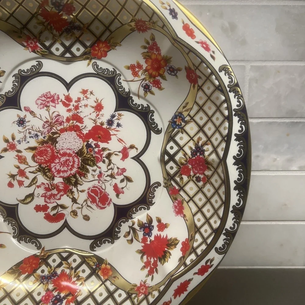 Vintage Tin bowl by The Tin Box Company of America Floral Patern  10.5